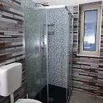 Revolution Bed E Breakfast 3*