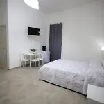Revolution Bed E Breakfast 3*