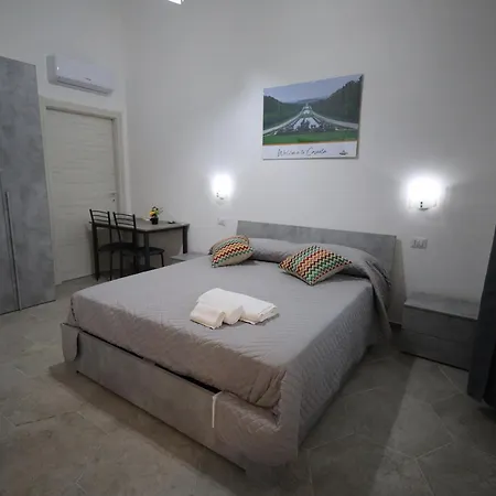 Revolution Bed E Breakfast 3* カゼルタ