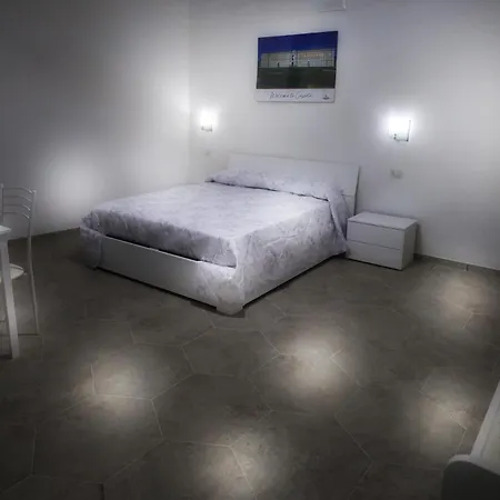 Revolution Bed E Breakfast 3* カゼルタ