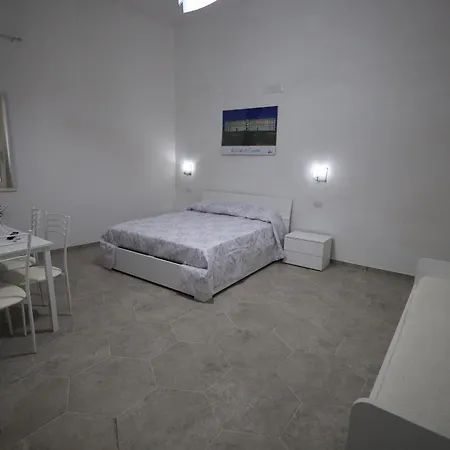 Nocleg ze śniadaniem Revolution Bed E Breakfast 3*