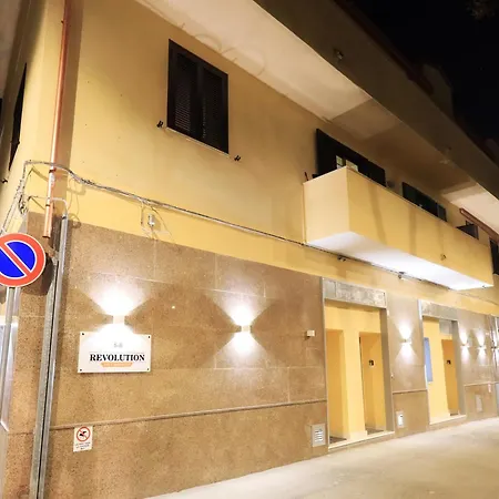 Revolution Bed E Breakfast 住宿加早餐酒店 3*