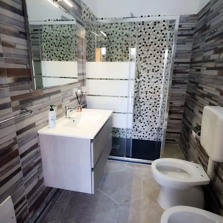 Revolution Bed E Breakfast 3*