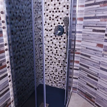 Revolution Bed E Breakfast 3*