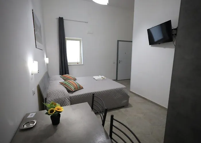 فندق مبيت وإفطار Revolution Bed E Breakfast 3*