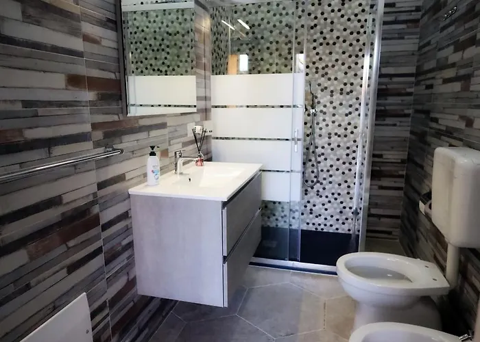 Revolution Bed E Breakfast كازيرتا