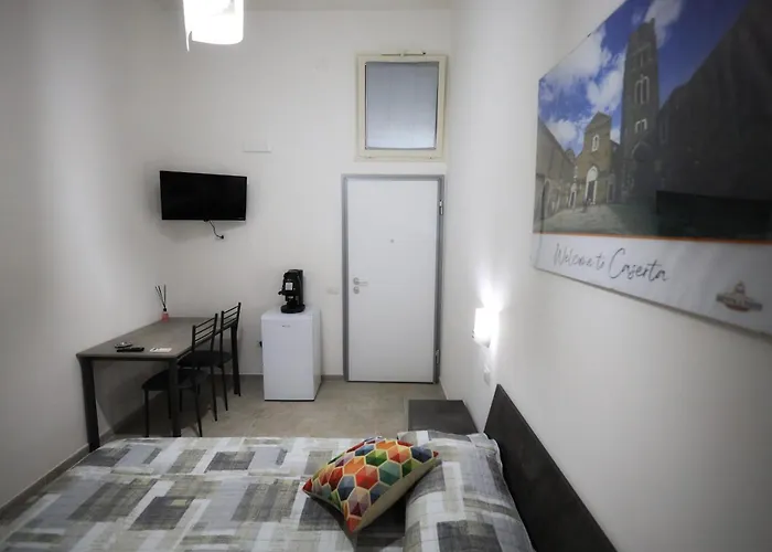 فندق مبيت وإفطار Revolution Bed E Breakfast 3*