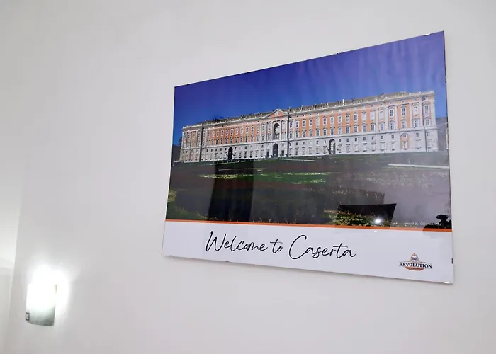 Revolution Bed E Breakfast فندق مبيت وإفطار كازيرتا